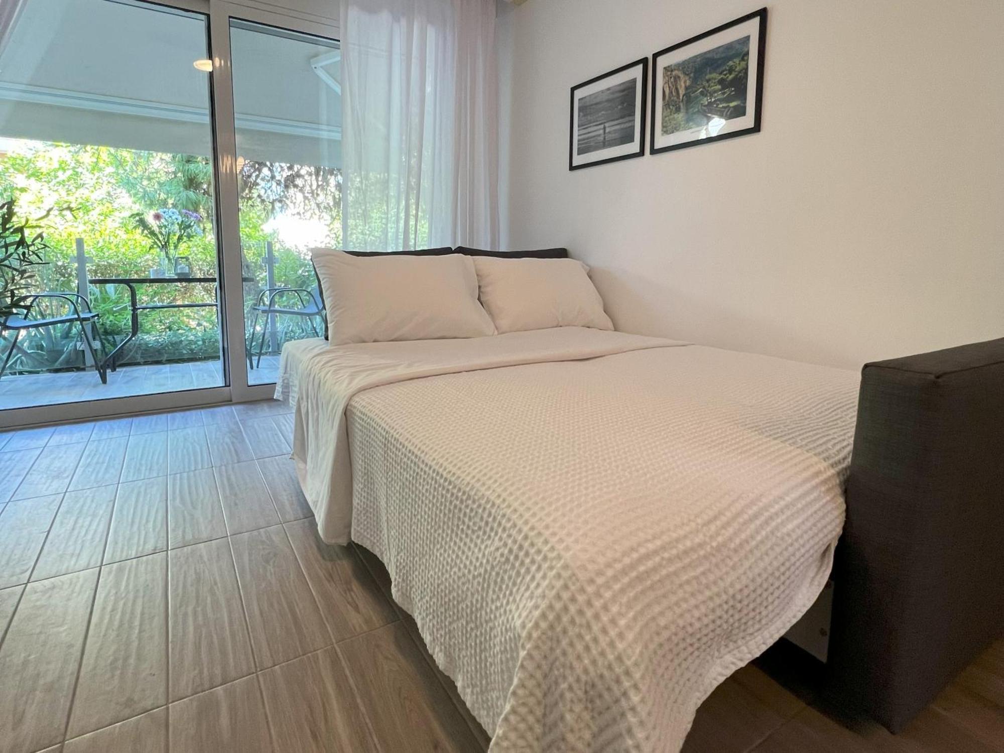 Emerald Lake Residence เอเธนส์ ภายนอก รูปภาพ